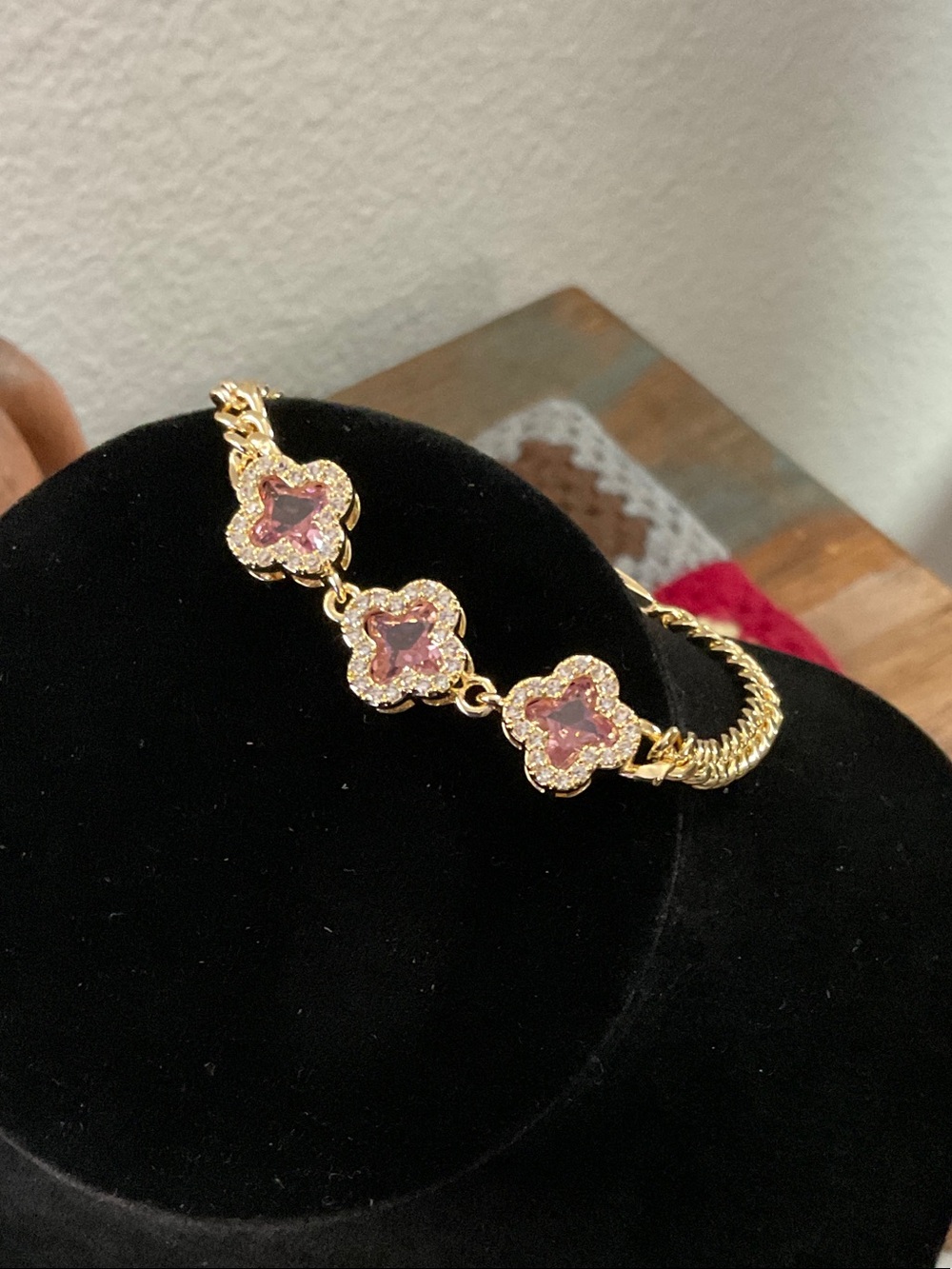 Gold Chain Bracelet with Pink Clover Stones